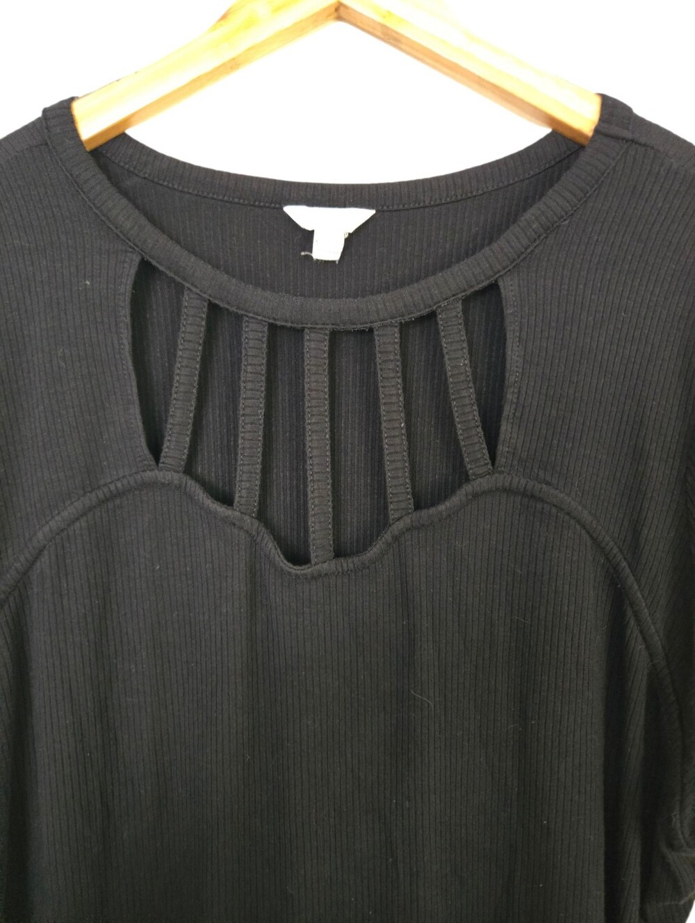 Candie’s Plus Size 3X Black Ribbed Cutout Cage Neck Short Sleeve Top - Picture 4 of 5